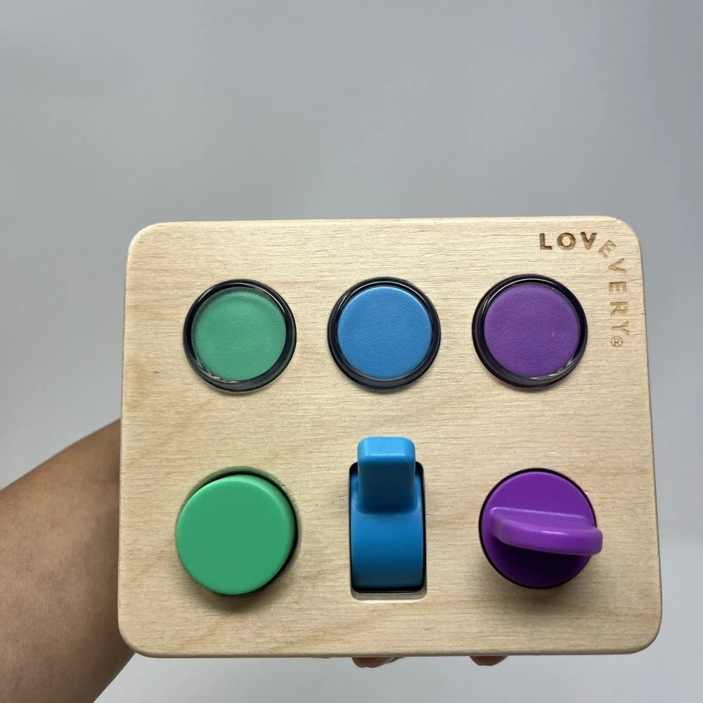 LOVEVERY Sensory Switchboard from Thinker Play Kit 11-12mos Montessori Toy